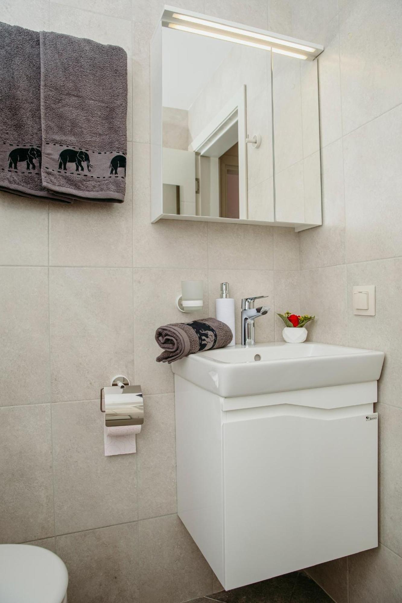 Rose Valley Apartment Kazanlak Ngoại thất bức ảnh